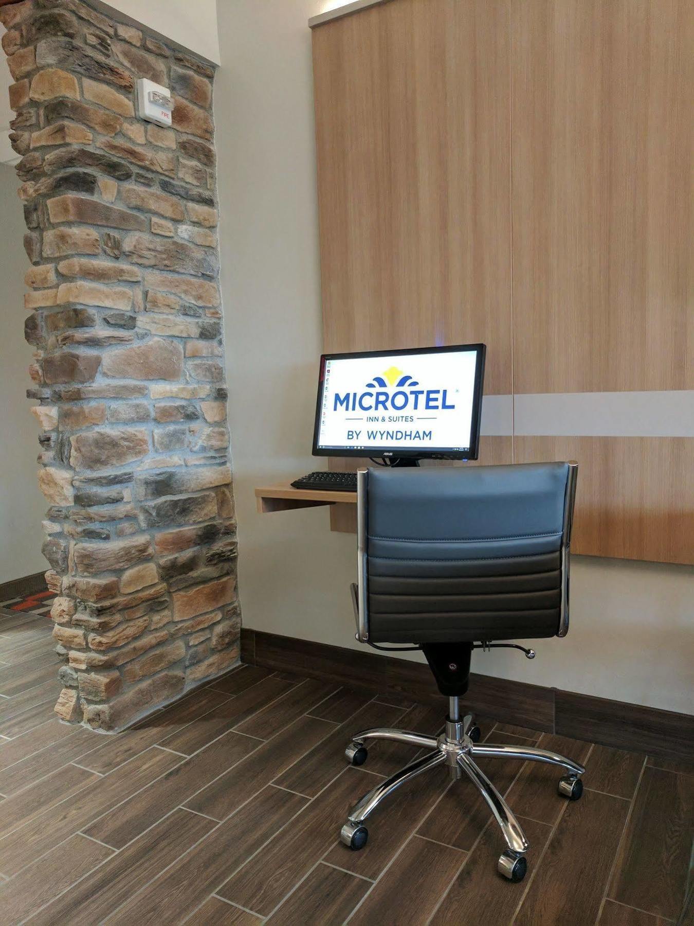 Microtel Inn & Suites By Wyndham Clarion Esterno foto
